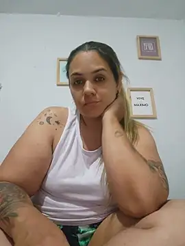 Snapshot of LoreinnFox chatting on June 2, 2026, 3:28 am LoreinnFox online show from June 2, 2026, 3:28 am