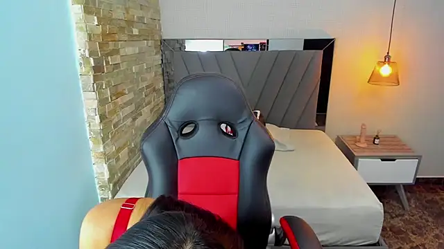 BRIAGALVIN4 online show from December 2, 2025, 7:37 pm