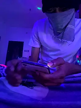 your boy002 online show from December 2, 2025, 8:43 pm