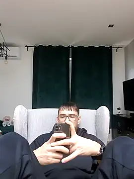 Snapshot of martme69 chatting on December 17, 2025, 9:14 am martme69 online show from December 17, 2025, 9:14 am