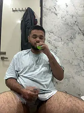 Noavacado  online show from February 8, 2026, 11:19 am