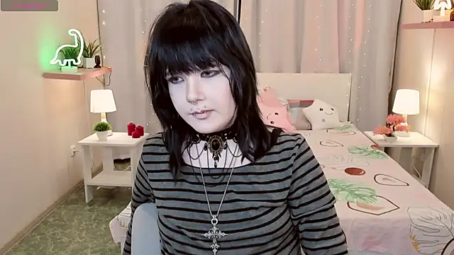 RamonaKlein online show from December 1, 2025, 6:36 am