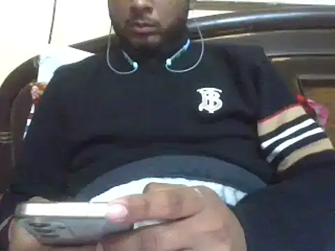 Snapshot of cuteplayboy22_ chatting on January 18, 2026, 4:21 pm cuteplayboy22 online show from January 18, 2026, 4:21 pm