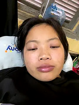 Mailyysa online show from December 18, 2025, 4:17 am