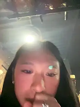 Mayli2x online show from November 27, 2025, 2:39 pm