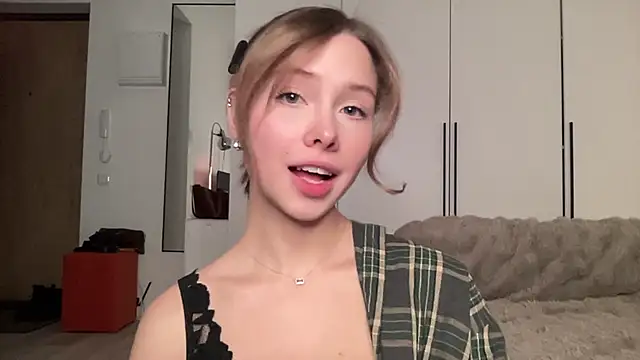 girlfromblushland online show from January 8, 2026, 12:05 am