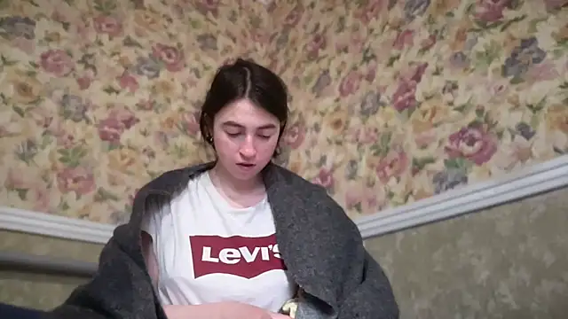 Aphr0ditee online show from April 11, 2026, 8:07 am