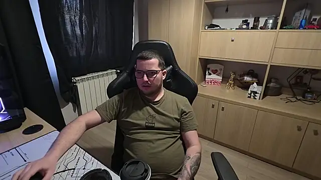 Snapshot of kevinnlovelly chatting on February 13, 2026, 11:43 am kevinnlovelly online show from February 13, 2026, 11:43 am