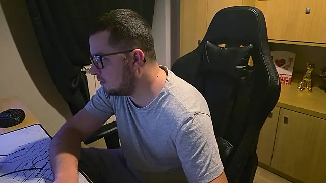 Snapshot of kevinnlovelly chatting on February 1, 2026, 11:14 pm kevinnlovelly online show from February 1, 2026, 11:14 pm