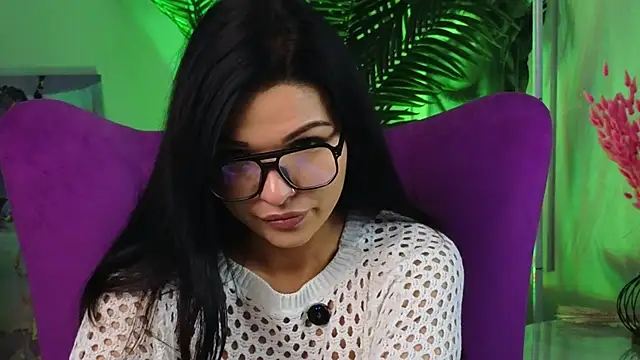 LulaMazzeo online show from November 29, 2025, 12:38 pm