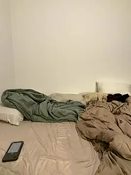 Alicatcua  online show from December 14, 2025, 3:13 am