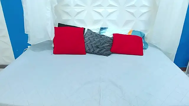 zahira1 online show from November 29, 2025, 3:23 pm