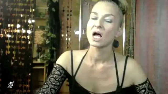 Snapshot of Soniakiss chatting on July 6, 2026, 1:51 pm Soniakiss online show from July 6, 2026, 1:51 pm