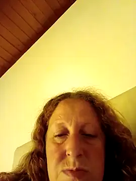 nikiarg online show from February 19, 2026, 7:44 pm