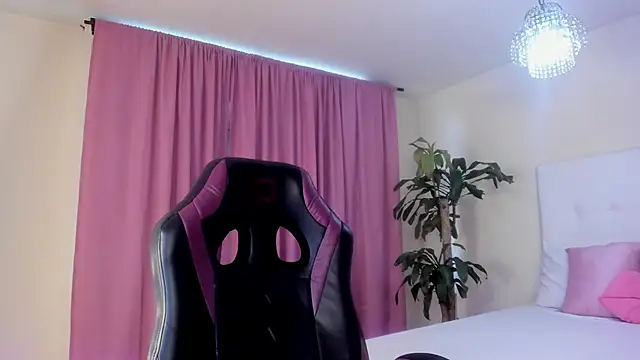 Emmaa Queen  online show from January 8, 2026, 7:20 pm