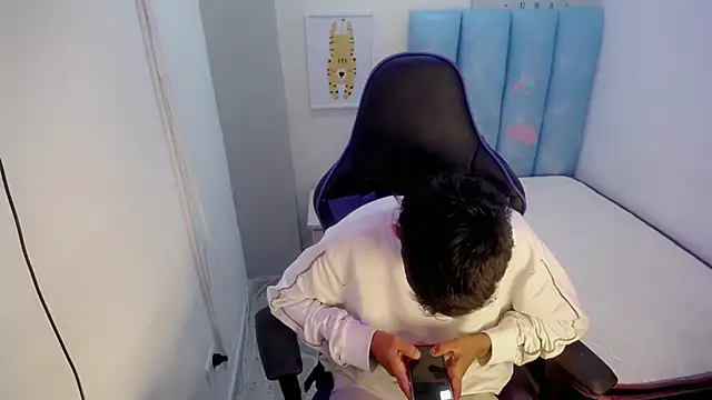 Lil babyyy  online show from December 1, 2025, 3:18 am