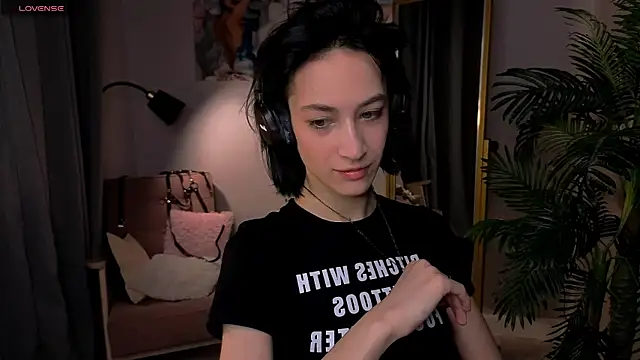 Lis Batsy online show from November 30, 2025, 6:03 am