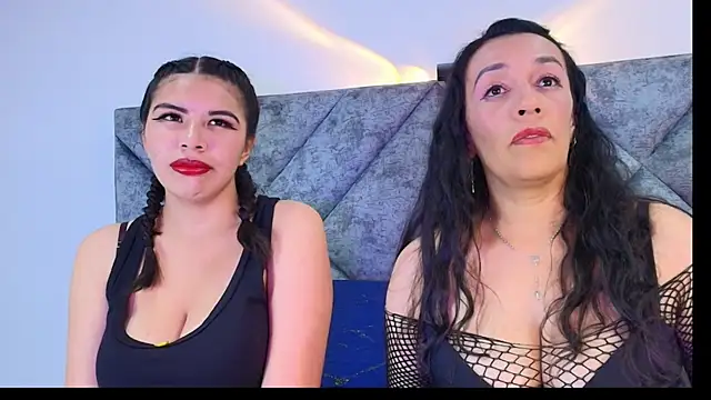 Nahomi rous777 online show from November 28, 2025, 7:47 pm