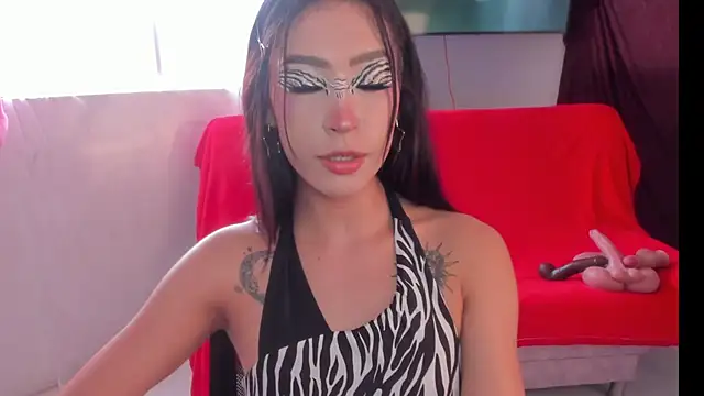 Snapshot of Ounla_Sweet chatting on June 25, 2026, 10:37 pm Ounla Sweet online show from June 25, 2026, 10:37 pm
