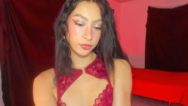 Snapshot of Ounla_Sweet chatting on May 18, 2026, 7:24 am Ounla Sweet online show from May 18, 2026, 7:24 am