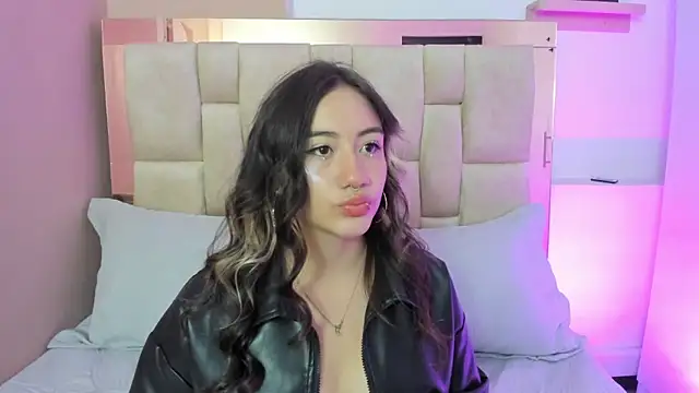 Nana  S online show from December 20, 2025, 3:20 am