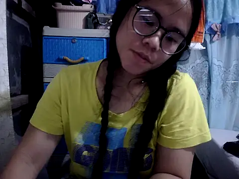 xxdreamgirl69 online show from February 11, 2026, 1:27 am