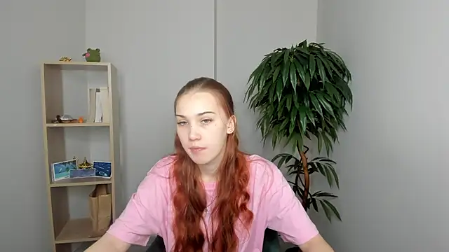 ElizaHunkins online show from December 1, 2025, 8:04 am