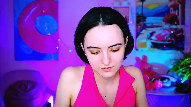 KateWillows online show from February 16, 2026, 4:55 am