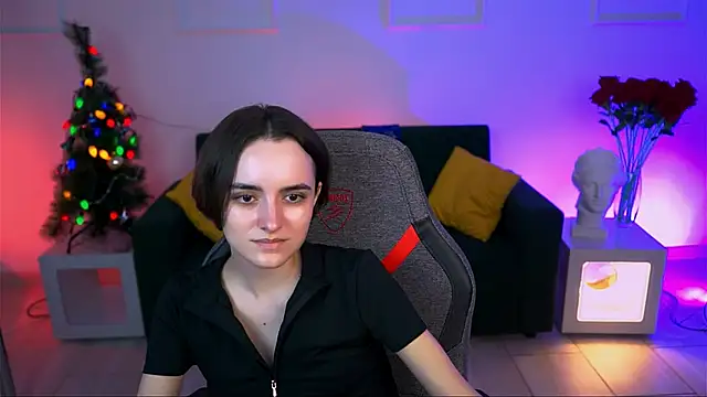 KateWillows online show from December 14, 2025, 4:23 pm