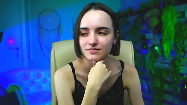 KateWillows online show from March 29, 2026, 8:16 am