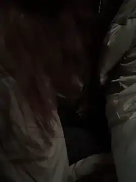 ZaraHill online show from December 18, 2025, 2:49 am