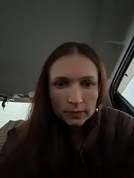 ZaraHill online show from December 15, 2025, 2:50 am