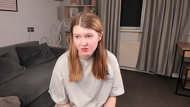 IndiraMarotto online show from January 14, 2026, 1:04 pm