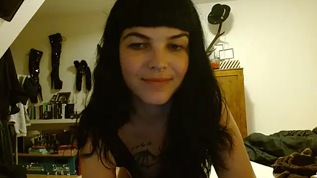 Snapshot of alinavampira_ chatting on May 30, 2026, 7:52 pm alinavampira online show from May 30, 2026, 7:52 pm