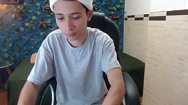 LucassSmith11 online show from December 20, 2025, 11:46 am