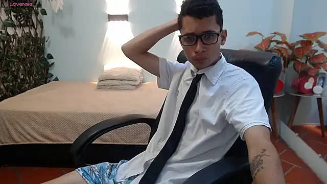 LucassSmith11 online show from December 3, 2025, 12:04 pm