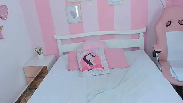 Amaia Monroe online show from December 5, 2025, 4:27 pm