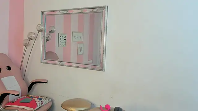 Snapshot of Amaia_Monroe chatting on February 28, 2026, 4:01 am Amaia Monroe online show from February 28, 2026, 4:01 am