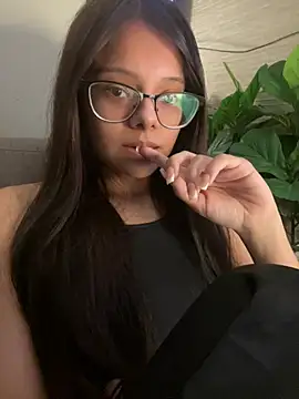 Snapshot of omifresita chatting on August 5, 2026, 4:06 am omifresita online show from August 5, 2026, 4:06 am