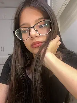 Snapshot of omifresita chatting on August 5, 2026, 9:42 pm omifresita online show from August 5, 2026, 9:42 pm