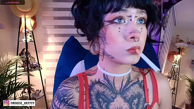 Snapshot of AryRousse chatting on June 13, 2026, 3:37 am AryRousse online show from June 13, 2026, 3:37 am