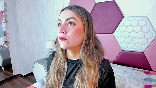 AriaRous online show from February 7, 2026, 3:53 pm