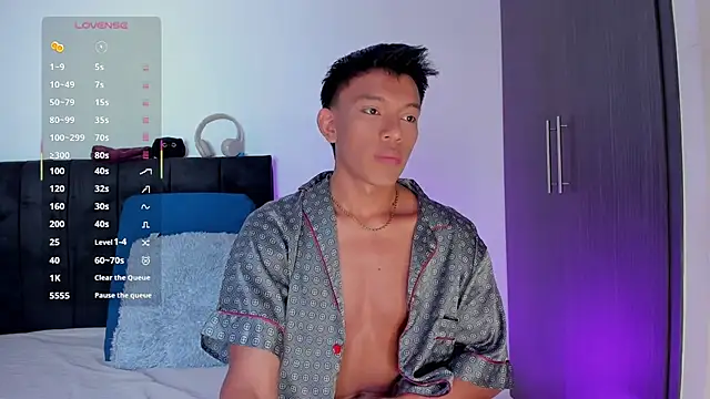 Snapshot of santinaughty chatting on February 14, 2026, 5:57 pm santinaughty online show from February 14, 2026, 5:57 pm