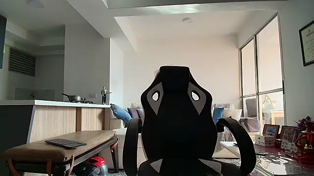 liorvante online show from February 10, 2026, 1:10 pm