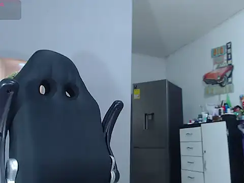 Snapshot of BASTIAN_NICOLAS_ chatting on April 27, 2026, 7:34 pm BASTIAN NICOLAS online show from April 27, 2026, 7:34 pm