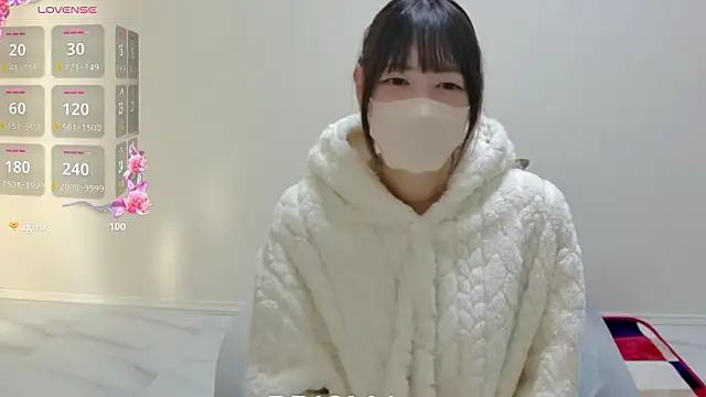 Snapshot of Makimaki_ch chatting on December 17, 2025, 5:34 am Makimaki ch online show from December 17, 2025, 5:34 am