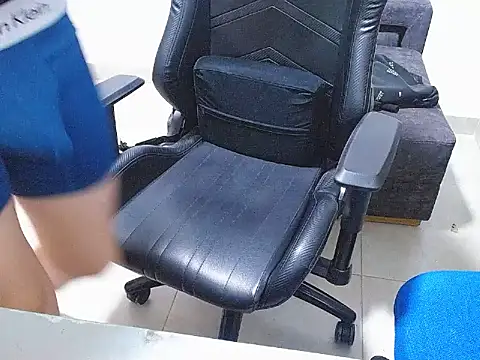 Snapshot of Liam_jones10 chatting on November 29, 2025, 7:08 am Liam jones10 online show from November 29, 2025, 7:08 am