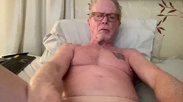 Tom03276 online show from June 4, 2026, 2:49 am