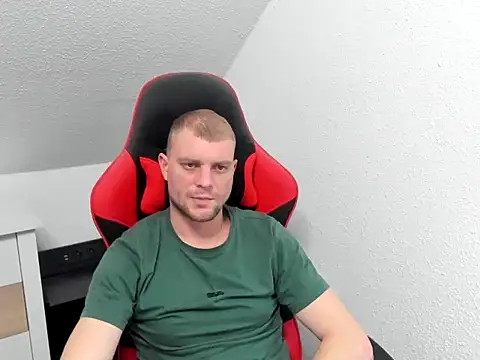 ladny92 online show from February 15, 2026, 5:23 pm