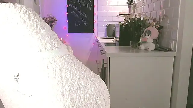 MePretty online show from March 3, 2025, 8:54 pm